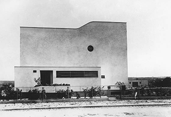Čeněk-Haus, Nordfassade zur Straße, 1932